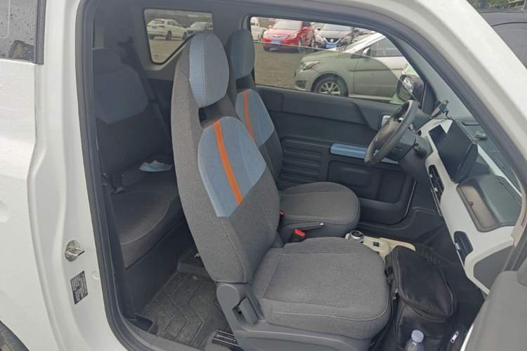 Used Geely Galaxy Panda 2024 Panda Mini 200km Endurance Bear
