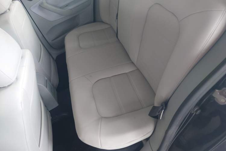 Used Volkswagen Bora 2014 1.6L Manual Fashion Edition
