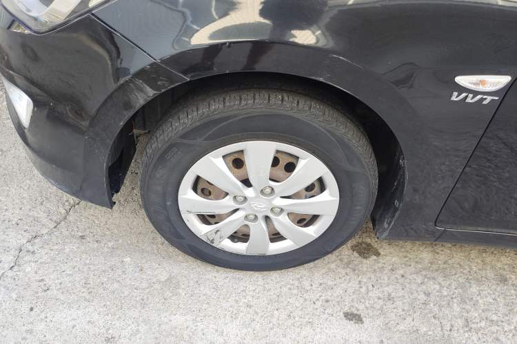 Used Hyundai Verna (older generation) 2014 1.4L Manual Smart GLS Trim
