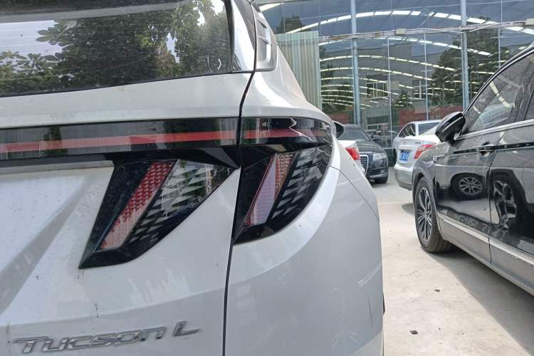 Used Hyundai Tucson 2023 Tucson L 1.5T Automatic Two-Wheel Drive DLX Luxury Edition Right Rear Taillight