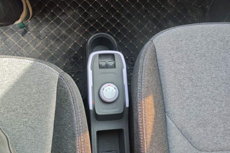 Used Chery QQ Ice Cream 2022 170km Sundae Phosphate Lithium-Ion