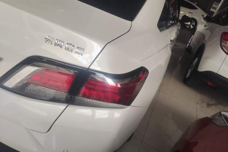 Used Venucia D60 2019 1.6L XL CVT Smart Connect Elite Edition