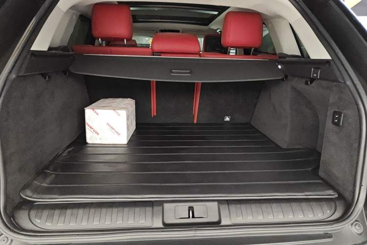 Used Land Rover Range Sport 2018 3.0 SC V6 HSE DYNAMIC Trunk