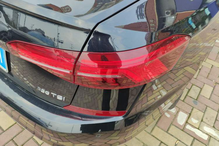 Used Volkswagen Passat 2020 Revised Version 280TSI Business Edition China VI Standard Right Rear Taillight