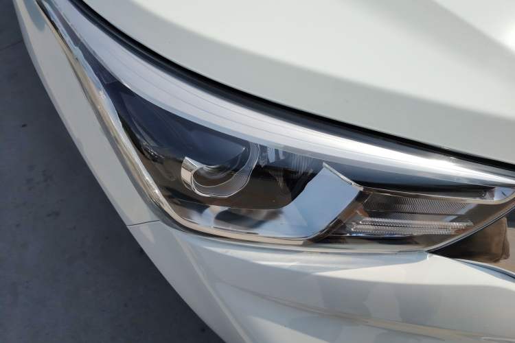 Used Hyundai ix25 2017 1.6L Automatic Smart Version Right Front Headlight