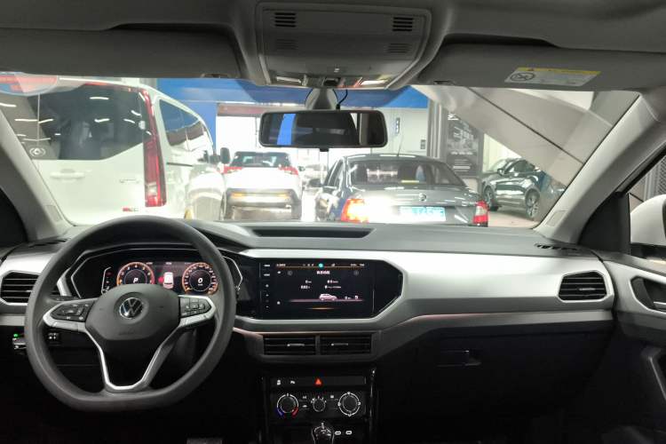 Used Volkswagen Tacqua 2021 1.5L Automatic Yue Zhi Lian Edition Center Console