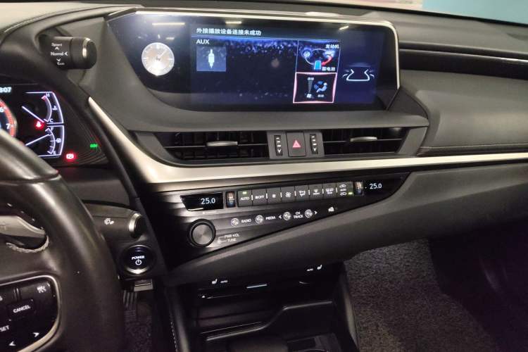 Used Lexus ES 2018 300h Premier Edition China VI Standard