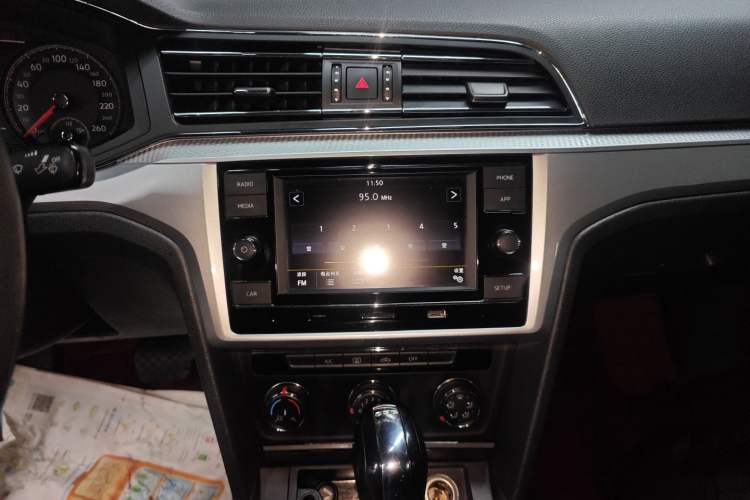 Used Volkswagen Lamando 2019 230TSI DSG Vision Edition China VI Standard Audio And AC Panel