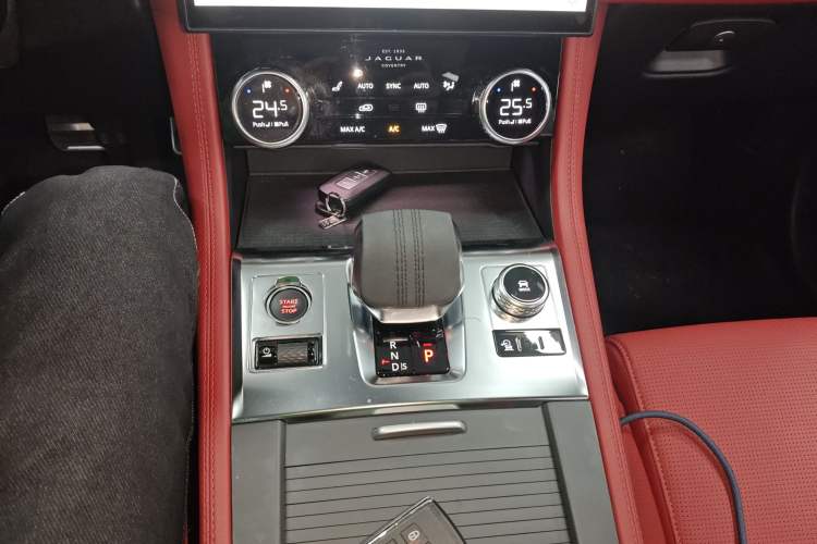 Used Jaguar F-PACE 2023 P250 R-Dynamic BLACK