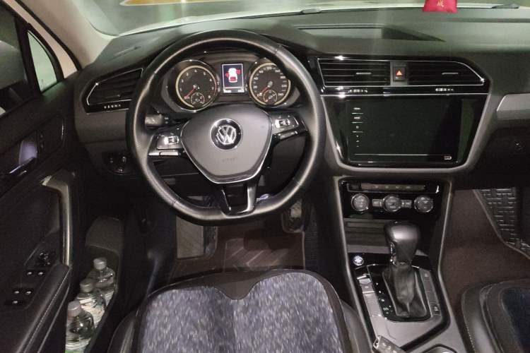 Used Volkswagen Tiguan L 2019 Updated Version 330TSI Automatic Two-Wheel Drive Panoramic Comfort Edition China VI Standard
