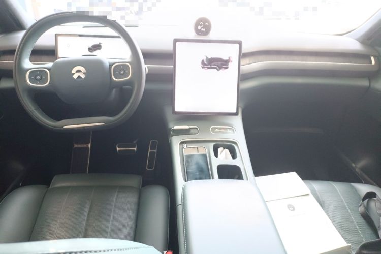 Used Nio ES8 2023 100kWh Center Console