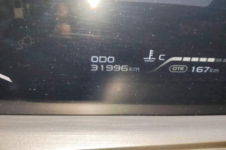 Used CHANGAN Hunter 2025 Model, Knight Edition, Lingshang Type, Dual-Motor Four-Wheel Drive Standard Box Odometer Close Up