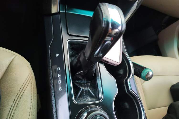 Used Ford Explorer 2016 2.3T Elite Edition Gear Lever