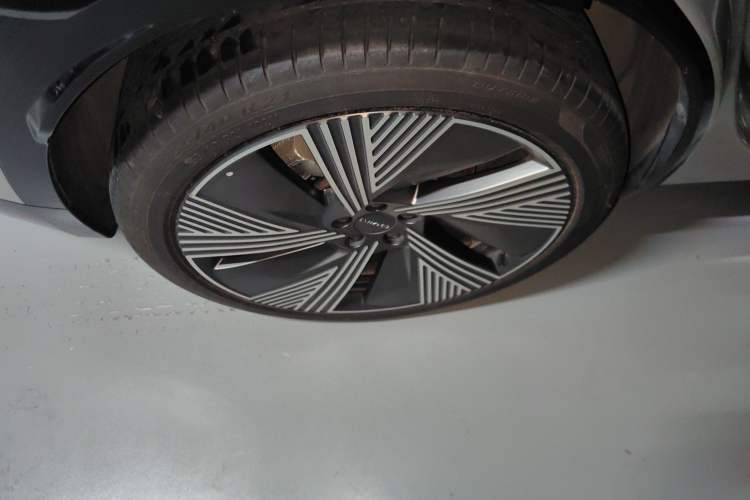 Used Lynk & Co 08 EM-P 2023 120km Long-Range Halo
