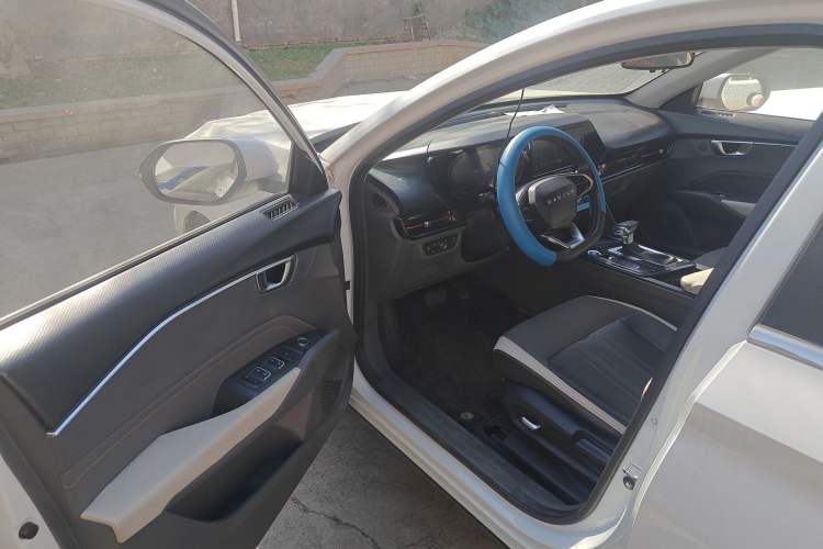 Used Baojun RC-6 2019 1.5T CVT 24-Hour Online Luxury Edition
