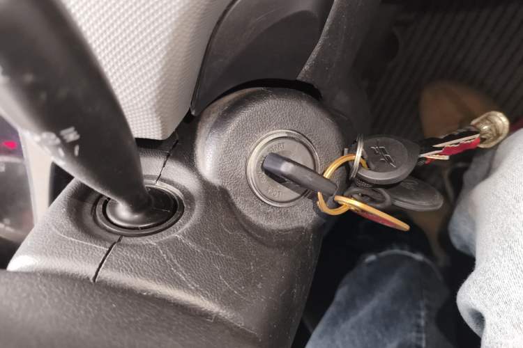 Used Foton Scenic G7 2017 2.0L Short-Wheelbase Commercial Van High Roof 6-Seater 4Q20M