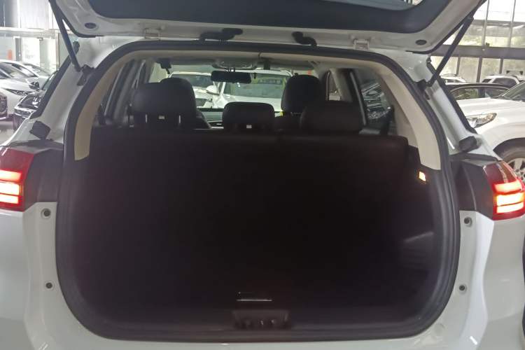 Used Geely Auto Emgrand X7 Sport 2018 1.8TD Automatic Two-Wheel Drive Smart Connect 4G Internet Edition
