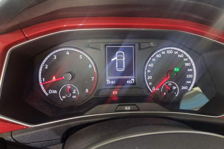 Used Volkswagen T-ROC 2018 280TSI DSG Two-Wheel-Drive Comfort Version China V Standard