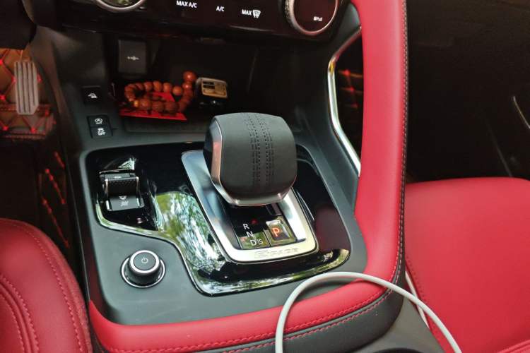 Used Jaguar E-PACE 2024 All-New R-DYNAMIC S Sport Edition Gear Lever