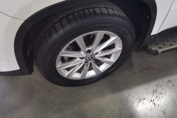 Used Volkswagen Tiguan L 2016 280TSI Automatic Two-Wheel-Drive Silk Road Style Edition