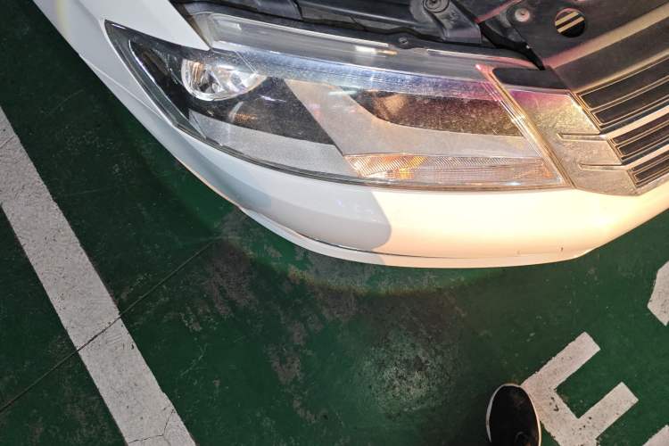 Used Volkswagen Lavida 2013 Restyled Classic 1.6L Automatic Comfort Edition Right Front Headlight