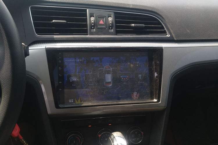 Used Volkswagen Lamando 2018 230TSI DSG Fashion Edition Audio And AC Panel