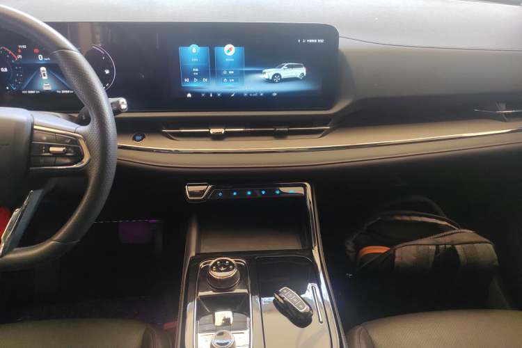 Used Ford Equator Sport 2023 EcoBoost 170 Platinum Edition Audio And AC Panel