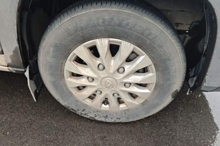 Used SAIC MAXUS Xintu V90 2020 2.0T AMT Yunjie Edition Front-Wheel Drive Rear Single Tire Short Wheelbase Mid-Height 6-Seater