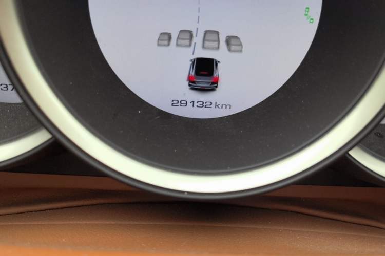 Used ORA Lightning Cat 2022 600 km All-Wheel Drive High-Performance Version Odometer Close Up