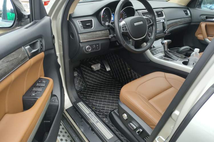 Used Haval H8 2015 2.0T Four-Wheel Drive Elite Model