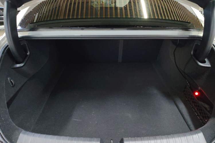 Used Xiaomi Auto SU7 2024 Rear-Drive Long-Range Intelligent Driving Version Trunk