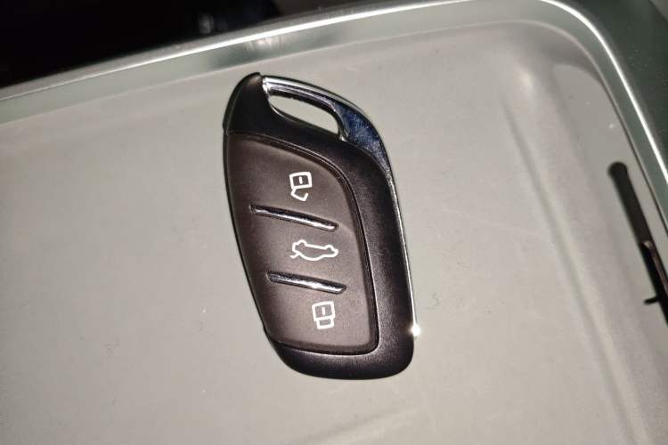 Used Roewe D6 2025 450km Deluxe Edition