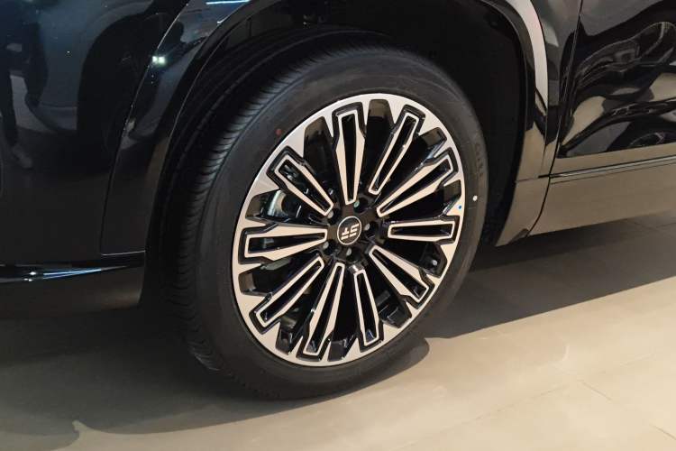 Used JETOUR Shanhai L9 2025 1.5TD 2DHT Luxury Edition 6-Seater
