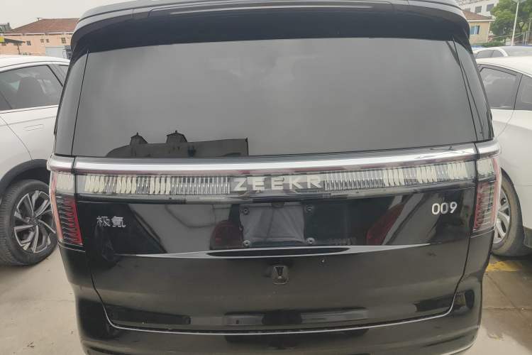 Used Zeekr 009 2022 WE Edition Rear