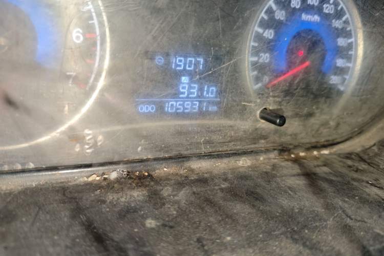 Used Dongfeng Fengon 330 2014 1.2L Manual Practical Version DK12-07 Odometer Close Up