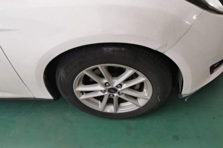 Used Ford Focus 2017 Sedan 1.6L Automatic Fashion Edition Smart Drive Version Exterior 6