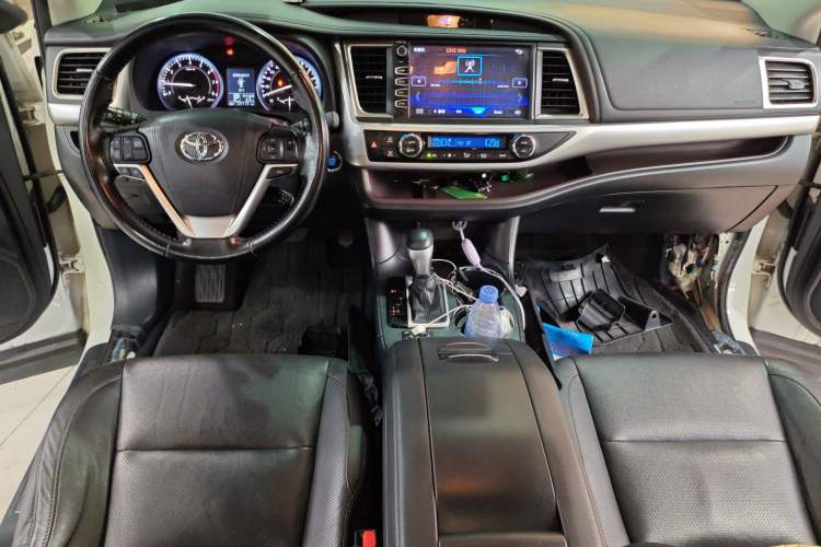 Used Toyota Highlander 2015 2.0T Four-Wheel Drive Luxury Edition 7-Seater Center Console