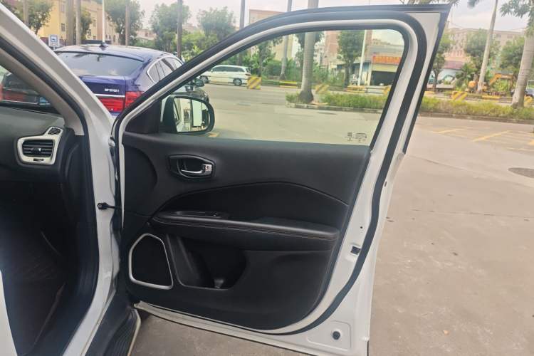 Used Jeep Compass 2017 200T Automatic Family Edition