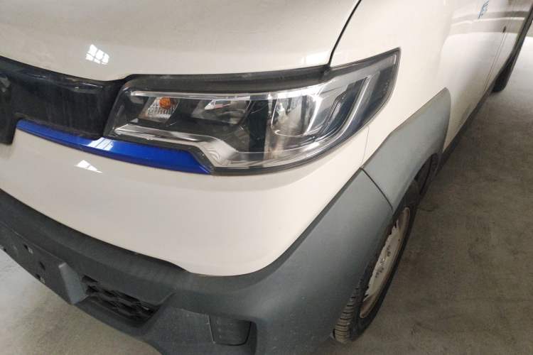 Used Foton Qianduoduo 2024 Box-Type Van Flat Roof 2 Seats CATL 41.86 kWh
