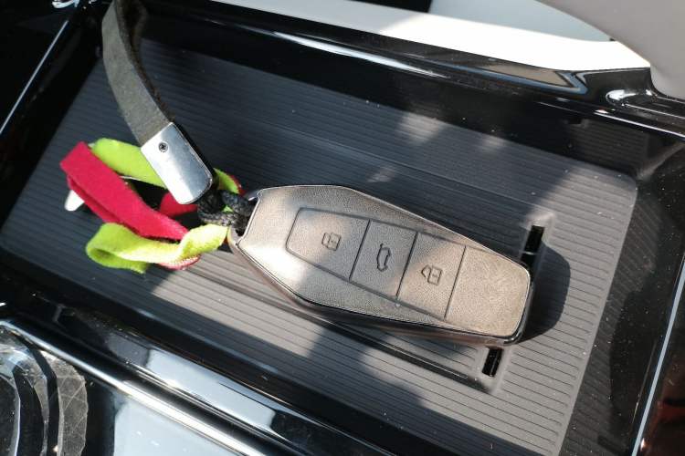 Used iCAR 03 2024 501km Two-Wheel Drive Long-Range Yuechao Edition Vehicle Key