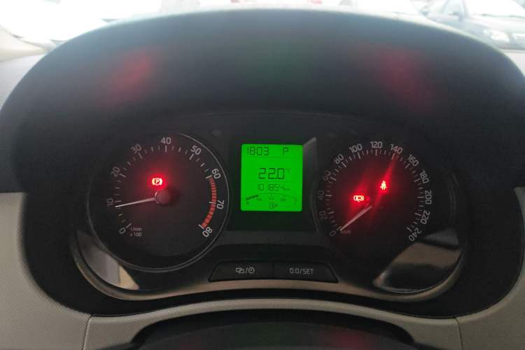 Used Skoda Fabia 2015 1.4L Automatic Front-Drive Model Instrument Cluster