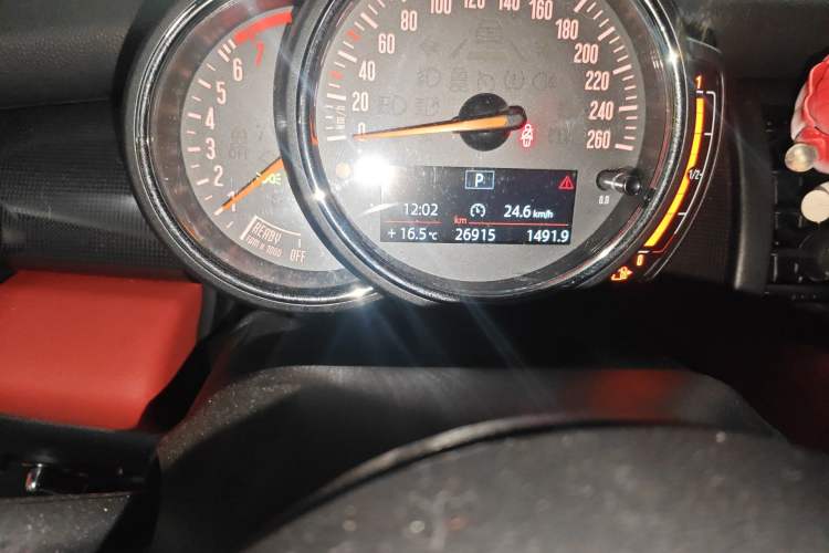 Used MINI 2020 1.5T COOPER Classic Edition Odometer Close Up