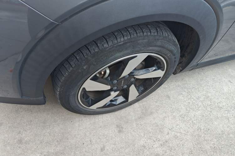 Used Lynk & Co 06 EM-P 2020 PHEV Plus Left Front Wheel Hub