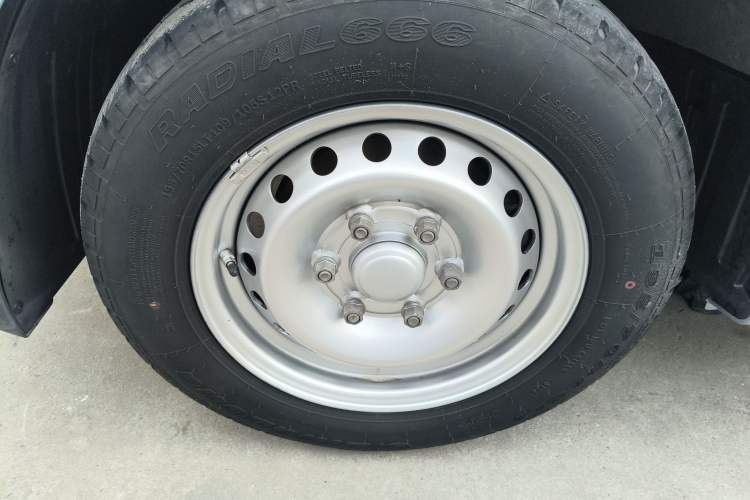 Used Wuling Yangguang 2024 300km Range Practical Window-Sealed Version 60kW
