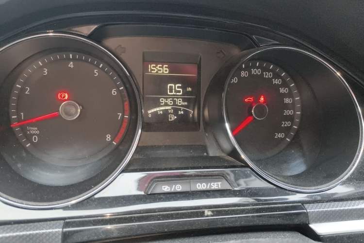 Used Volkswagen C-TREK 2017 230TSI Manual Comfort Version Odometer Close Up