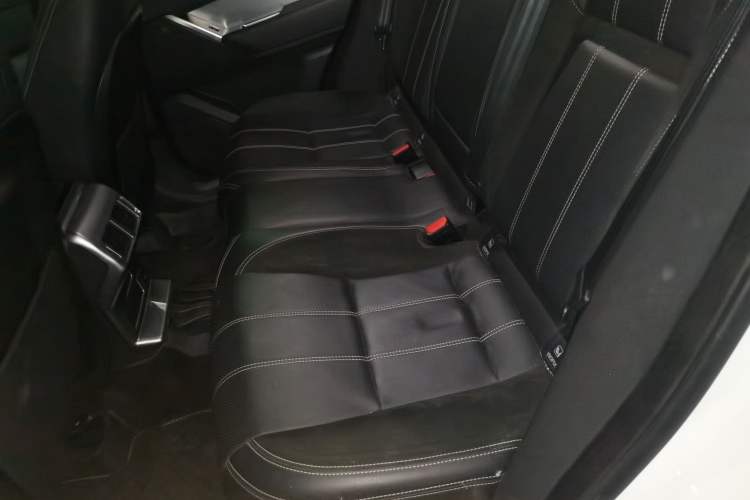 Used Land Rover Range Rover Velar 2019 250 PS R-DYNAMIC S