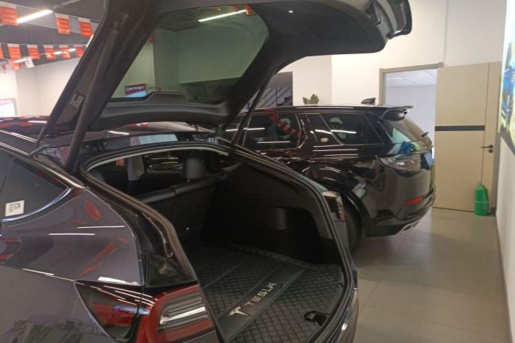 Used Tesla Model Y 2024 Rear-Wheel-Drive Version