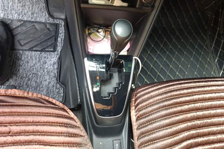 Used Toyota YARiS L Zhi Xuan 2022 X-Trail 1.5L CVT Luxury PLUS Edition Gear Lever