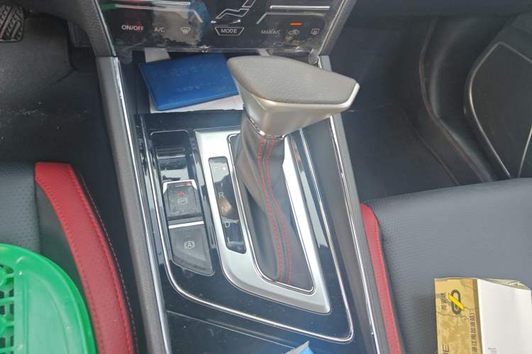 Used Venucia T60 2020 1.6L CVT Smart Drive Version China VI Standard
