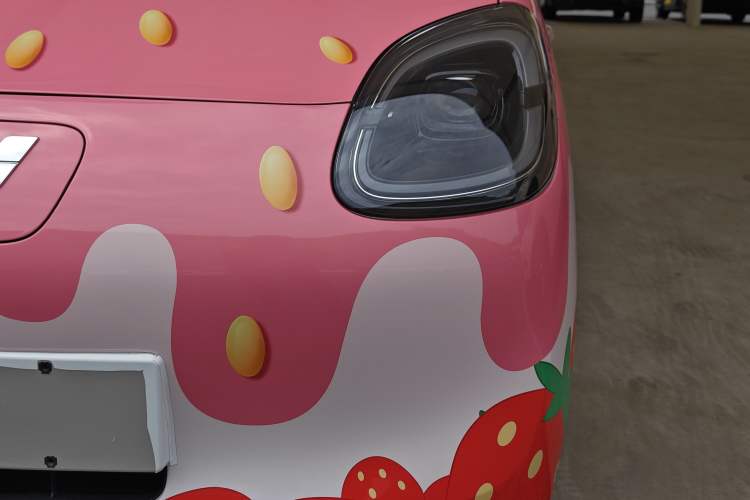 Used Wuling Hongguang MINIEV 2025 Four-Door Version Premium Edition Left Front Headlight